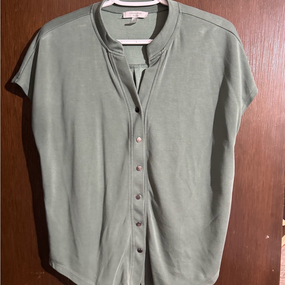 Cable & Gauge Green Cap Sleeve Mandarin Collar Blouse